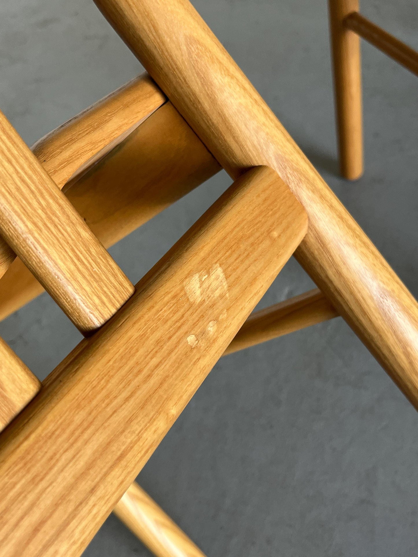 Ensemble de 2 chaises de salle à manger modernes du milieu du siècle en bois laqué et canne, style Annig Sarian, Italie Vintage 1980