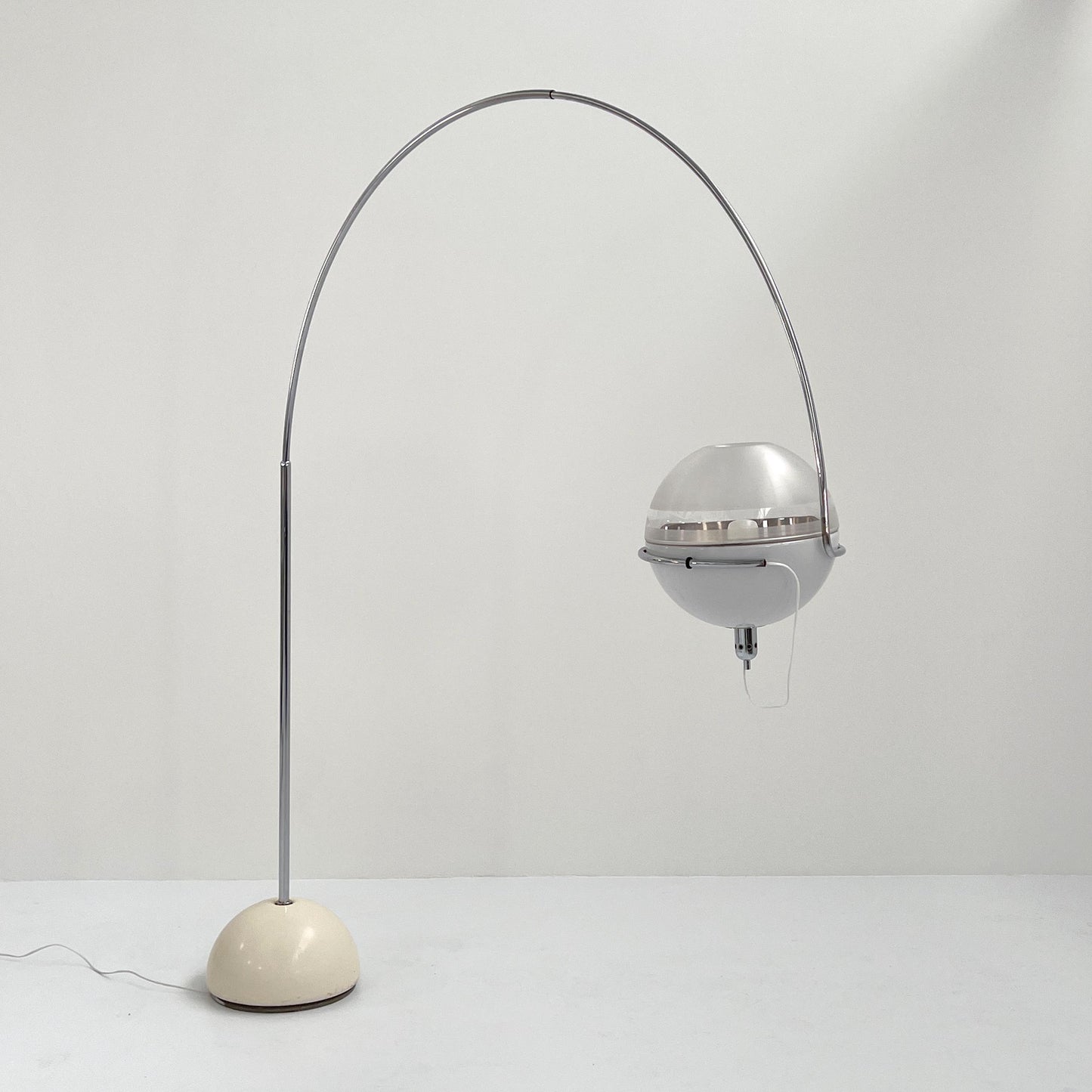 Focus Arc floor lamp by Fabio Lenci for Guzzini, 1970s vintage