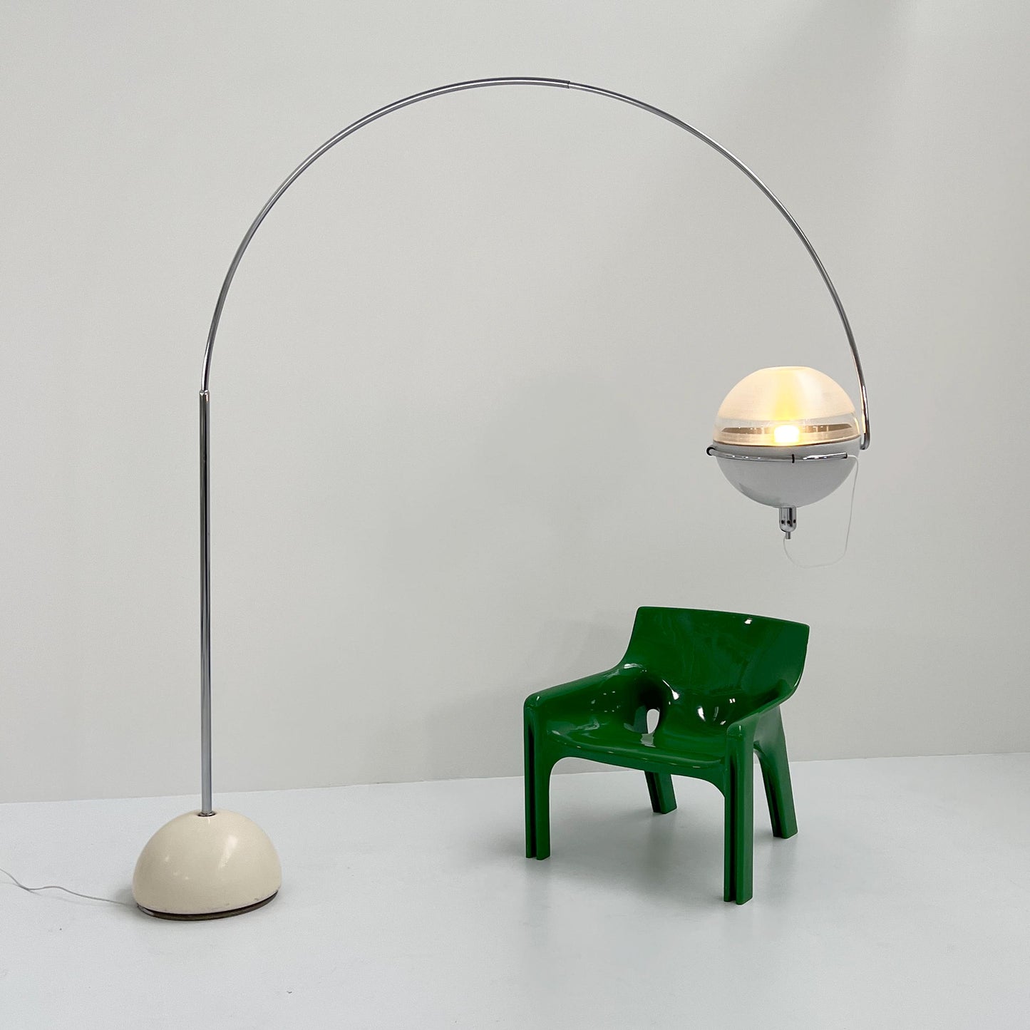 Lampadaire Focus Arc de Fabio Lenci pour Guzzini, vintage 1970