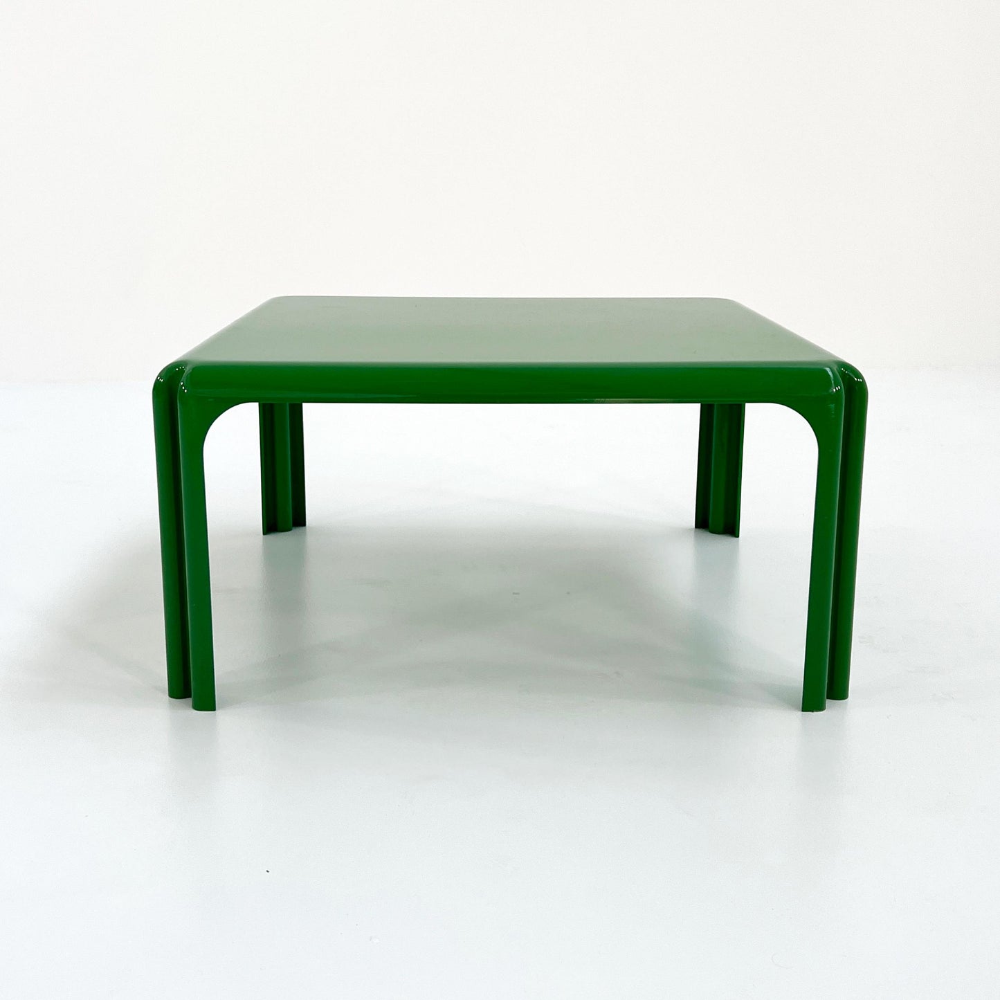 Table basse Arcadia 80 verte par Vico Magistretti pour Artemide, vintage 1970