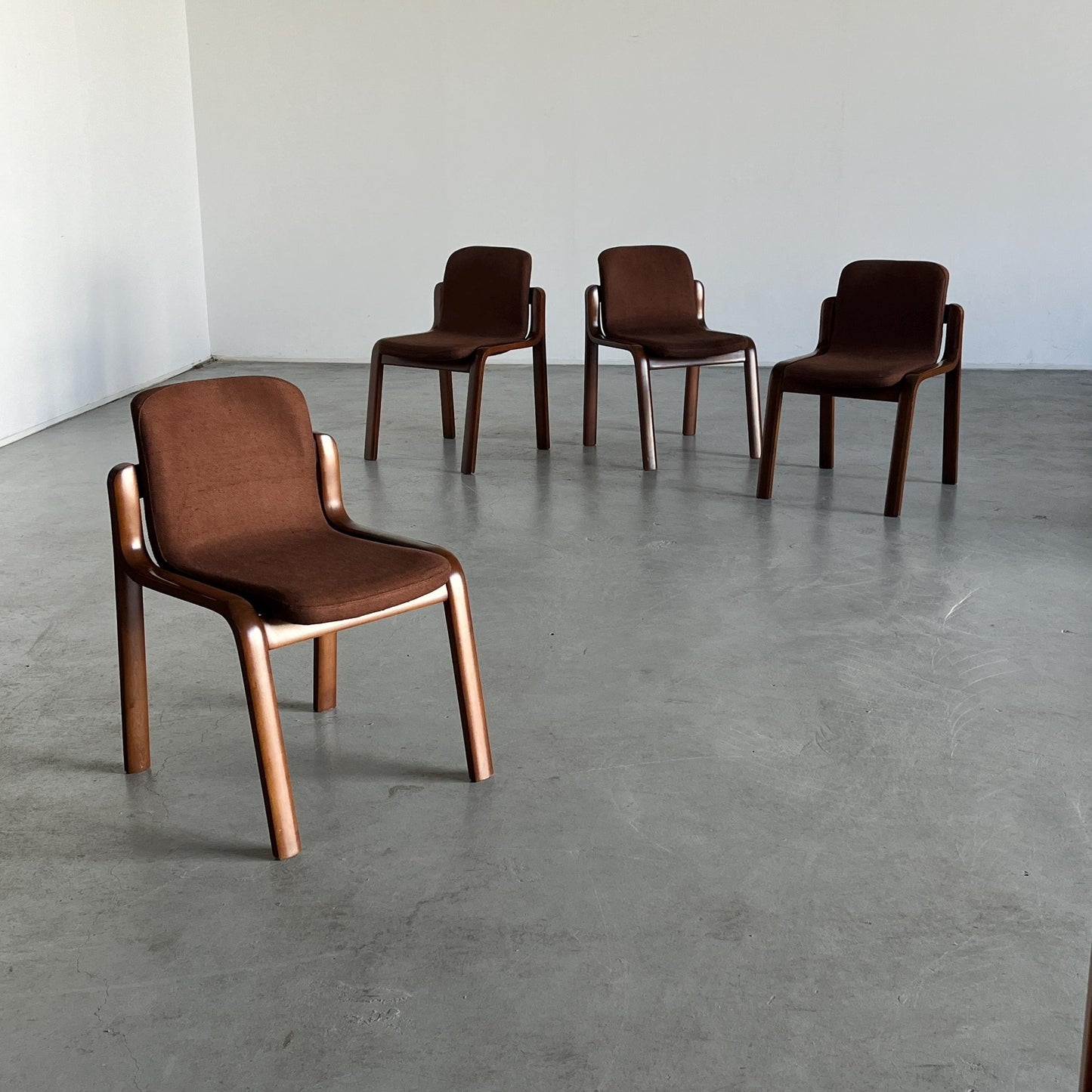 Set of 4 Italian Elegant Mid-Century Modern Bentwood Dining Chairs in Dark Brown Upholstery, Italy 1980s Vintage