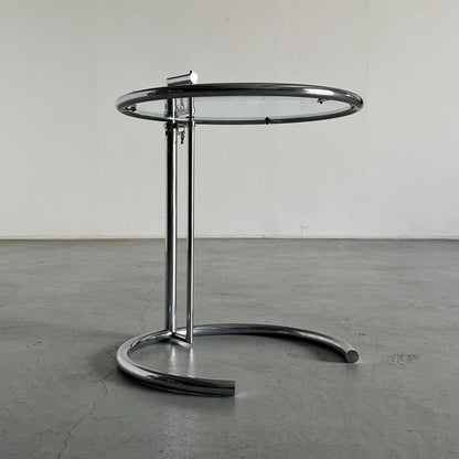 Elieen Gray "E1027" Stil Mid-Century Modern Chrom und Glas Beistelltisch, Italien 1990er