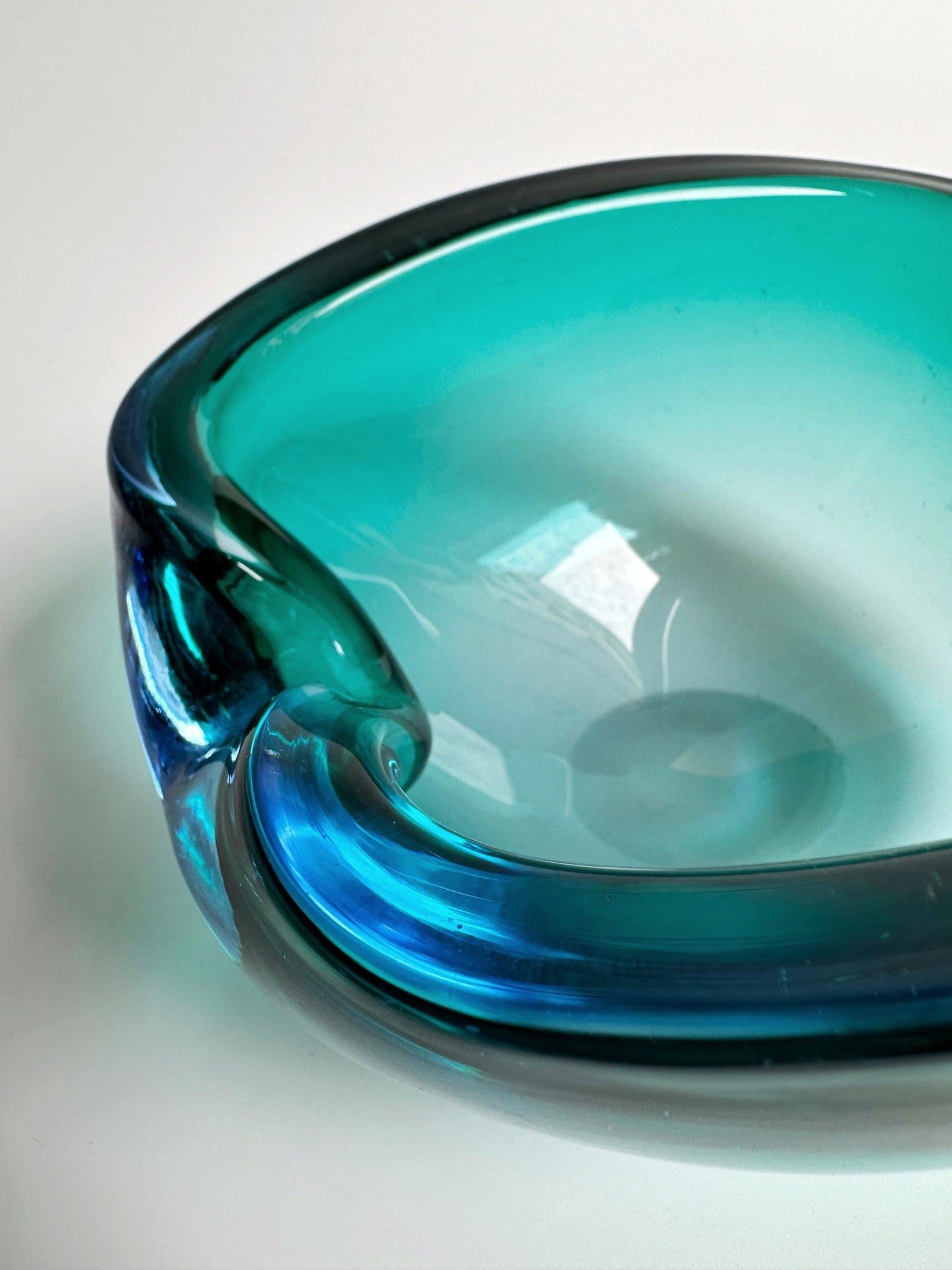 Seguso Murano Ashtray Mint Green Turquoise Blue Two Tone Flavio Poli Style Glass Beryl Barovier Toso Green Mid Century Modern Italy Vintage