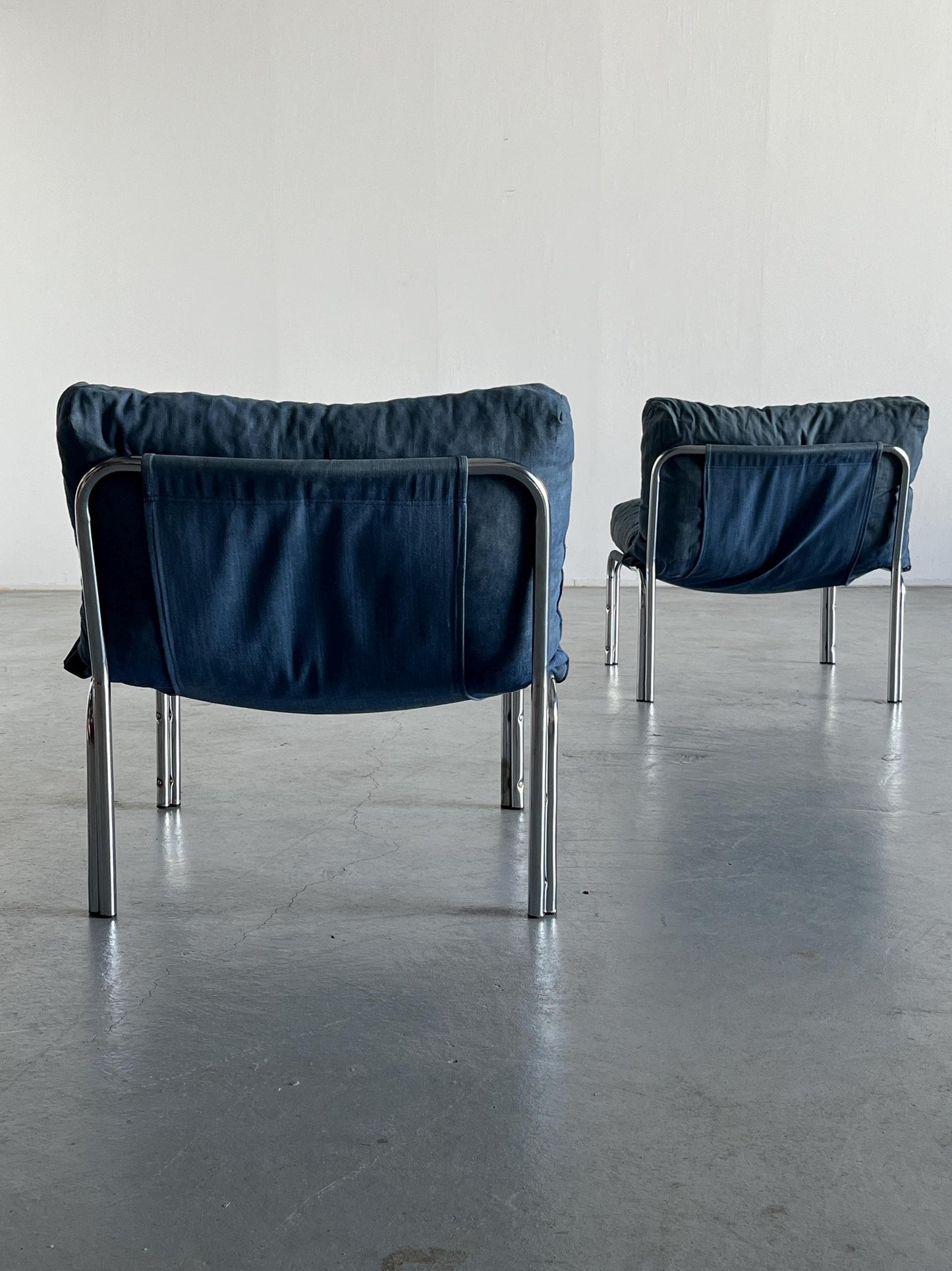 Set von 2 Mid-Century Modern Blue "Denim" Lounge Chairs, Baumwollstoff und verchromter Rohrstahlrahmen, Österreich 1980er Vintage