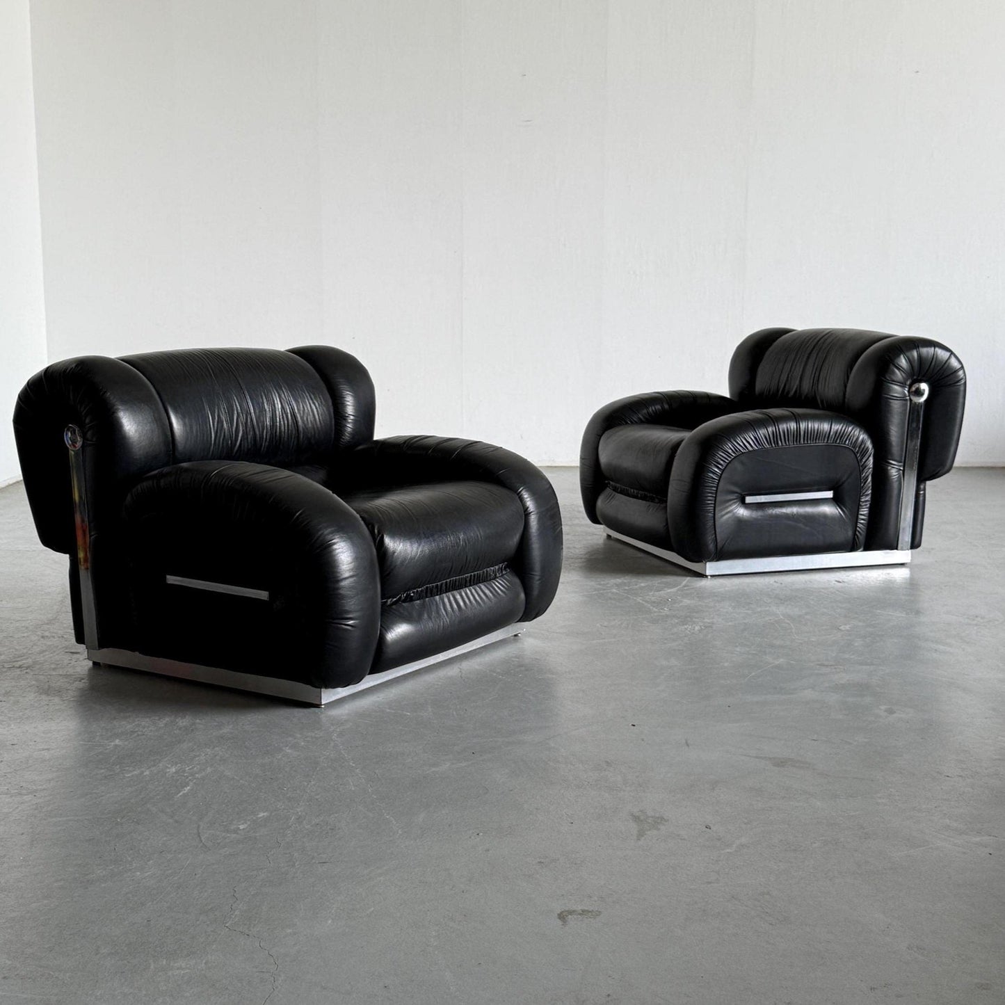 Two Italian Space Age Sculptural Cloud Lounge Chairs, Mid-Century Modern