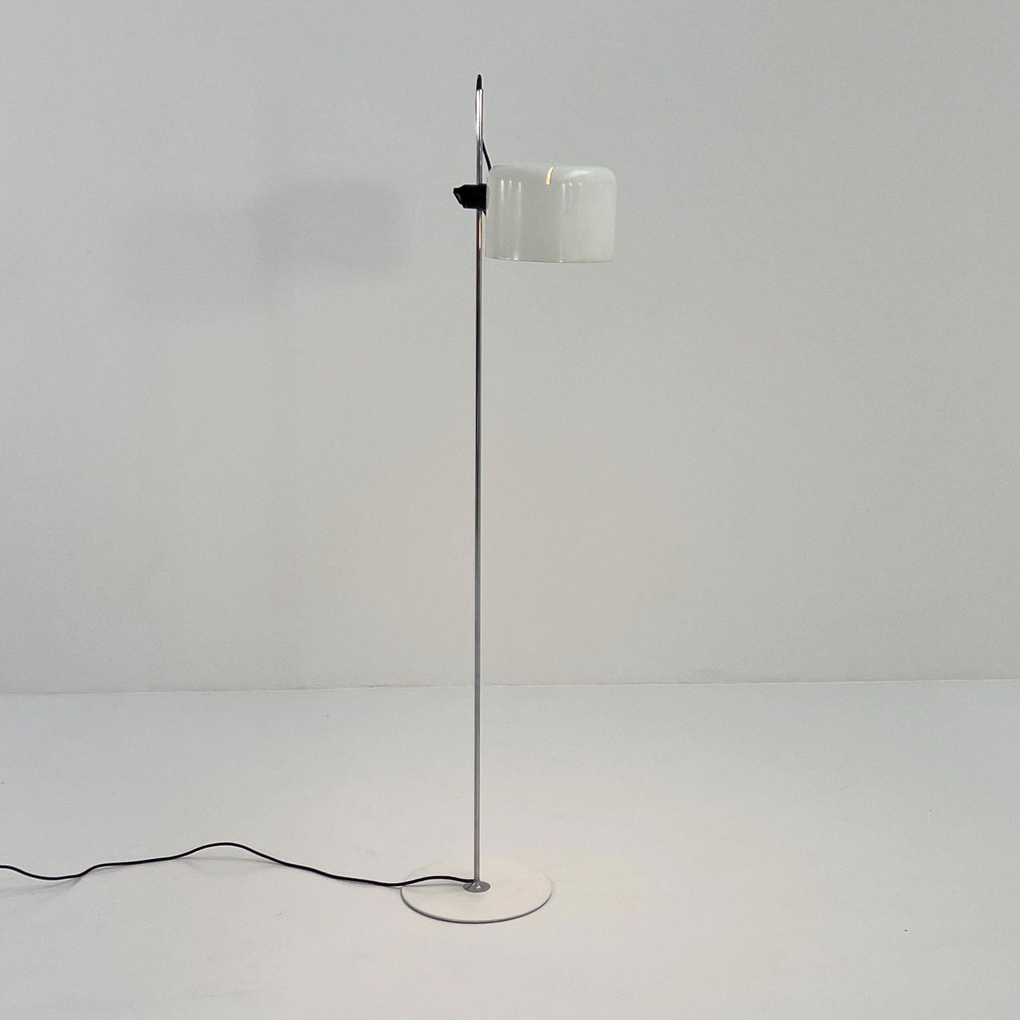 Coupé floor lamp by Joe Colombo for Oluce, 1970s