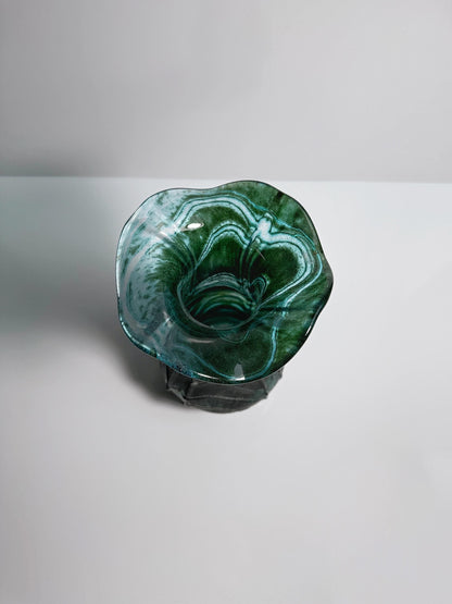 Vase à fleurs en verre vintage Vert Art Nouveau Weinfurtner Glashütten Allemagne Vase en tourmaline irisée années 80 90