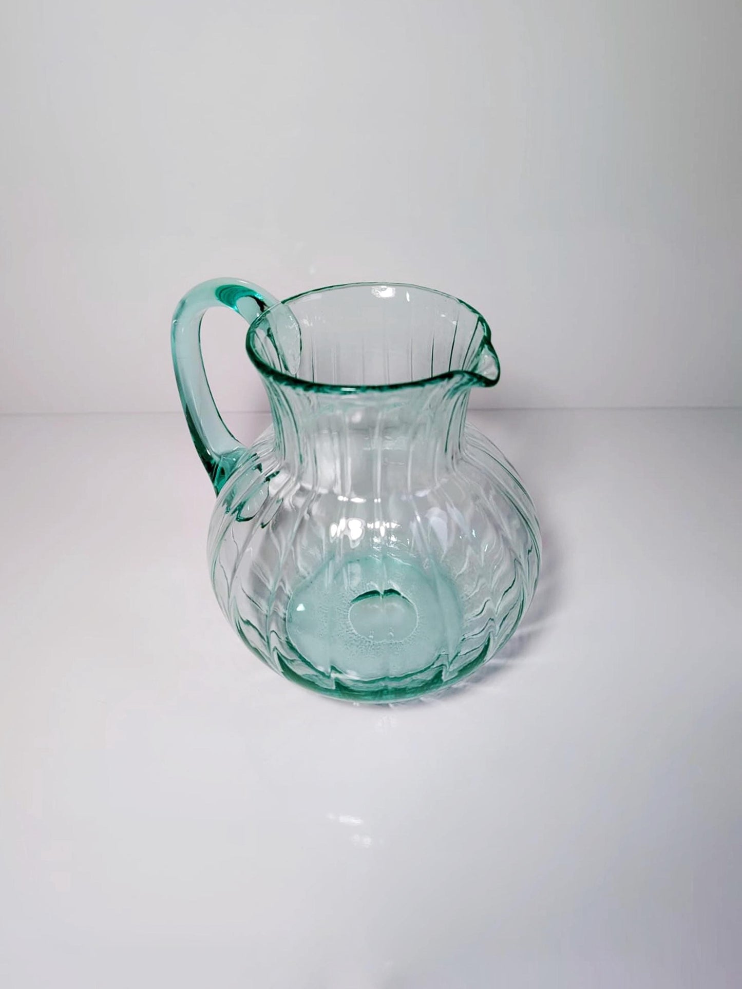 Carafe en verre vintage Beryl Menthe Vert Turquoise Milieu du Siècle Murano Swirl Decanter Jug Uranium Vaseline Verre Moderniste Jus Jug 1950s 50s 60s