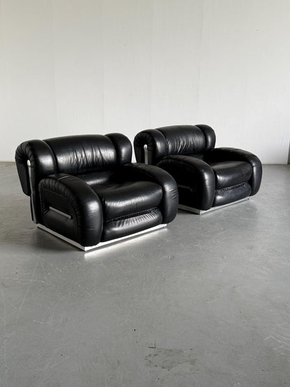 Ensemble de 2 chaises lounge italiennes sculpturales en nuage de l’ère spatiale italienne du milieu du siècle moderne vintage