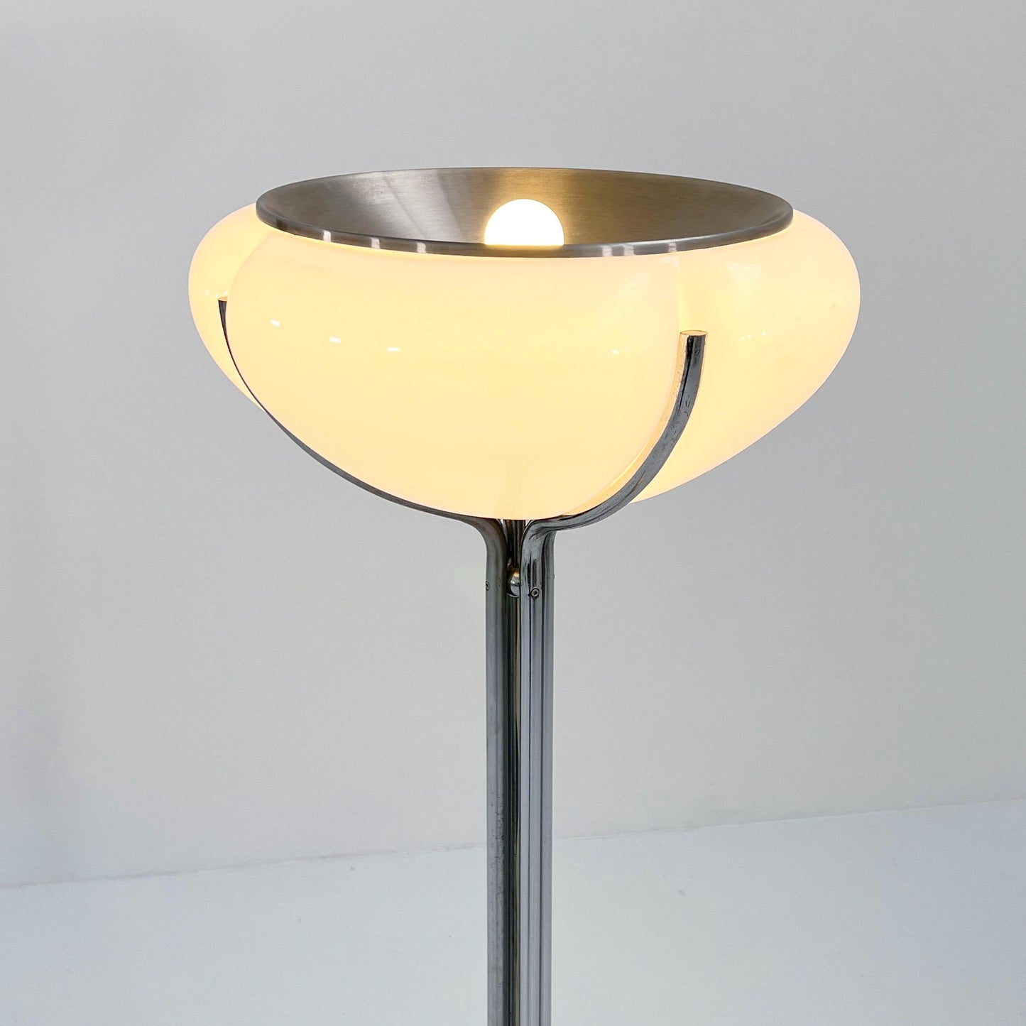 Quadrifoglio Stehlampe von Harvey Guzzini, 1970er Vintage