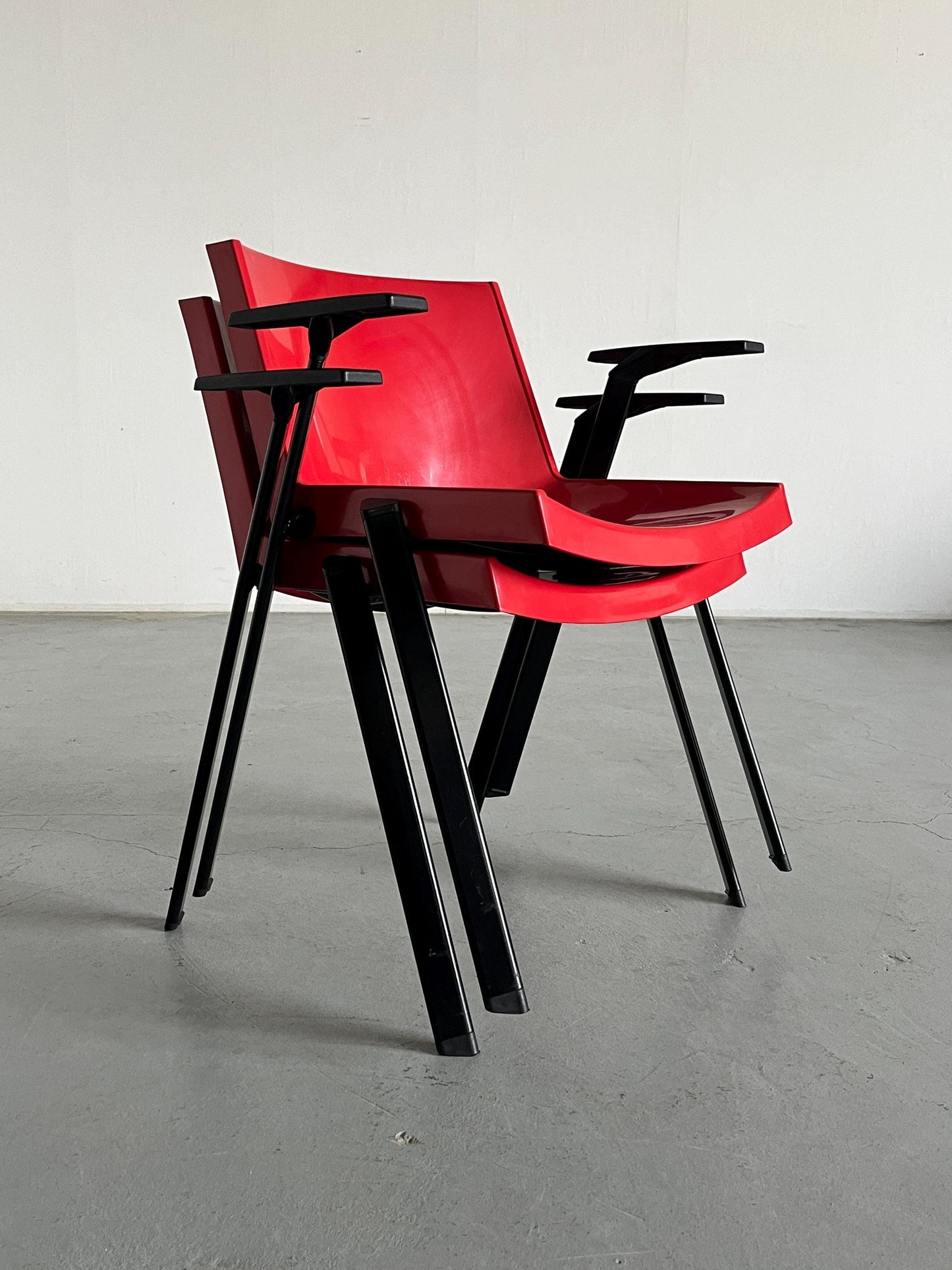 Vintage Postmoderne Rote Plurima Sessel von Roberto Lucci und Paolo Orlandini für 'Coopsette', Rot und Schwarz Plastik, 1990er Italien