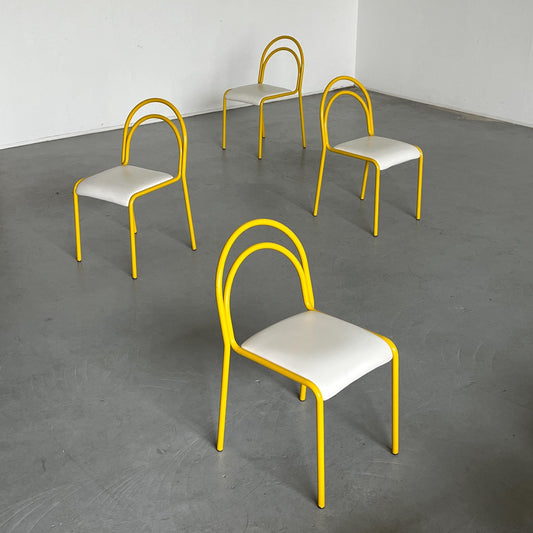 Set of 4 Sculptural Chairs in Yellow Curved Iron Frame and White Faux Leather Upholstery, 1980s Italy