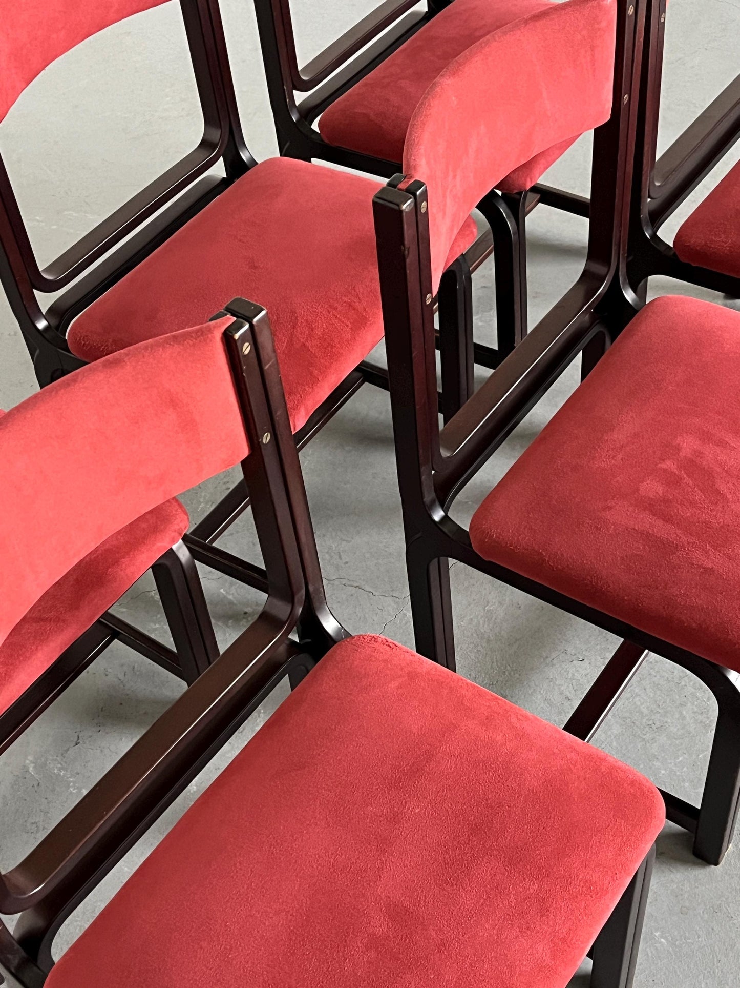 1 of 6 Vintage Mid-Century Modern Sculptural Dining Chairs in Burgundy Upholstery and Walnut, 1970s Italy