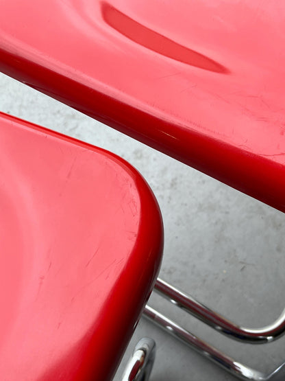 Set of 2 Vintage Modernist Cantilever Stools by Arclinea, in Red Plastic and Chromed Tubular Steel, 1970s Italy