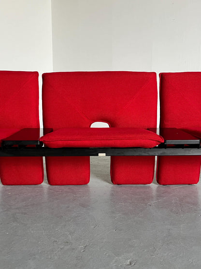 Vintage three-seater sofa in postmodern Memphis style in red wool and black metal, 1980s Italy