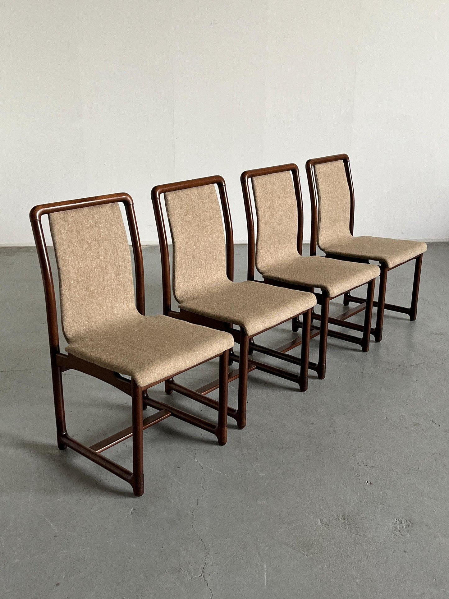 Set of 4 Vintage Mid-Century Modern Dining Chairs in Cream Upholstery and Wooden Frame, 1970s Italy