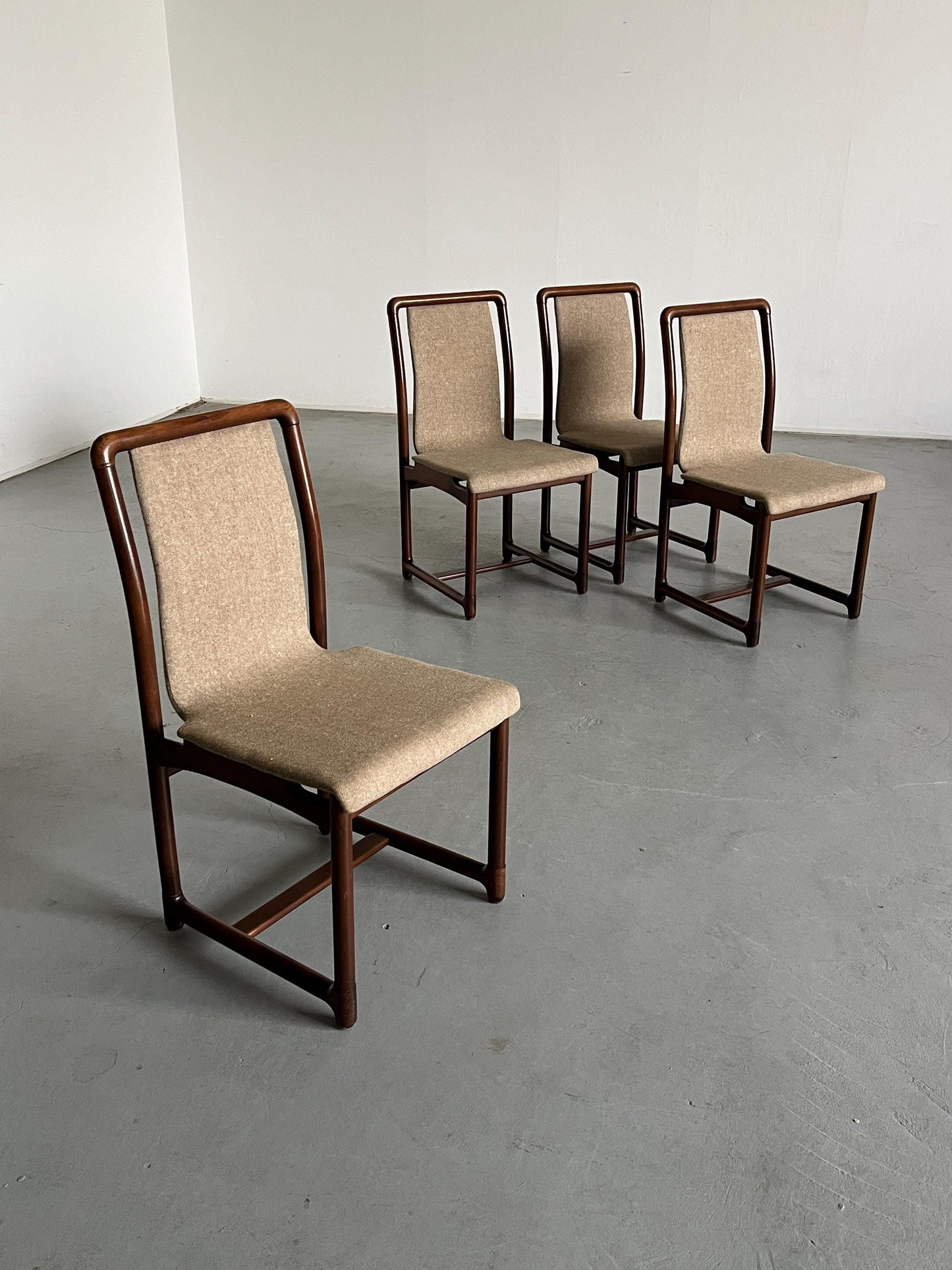 Set of 4 Vintage Mid-Century Modern Dining Chairs in Cream Upholstery and Wooden Frame, 1970s Italy