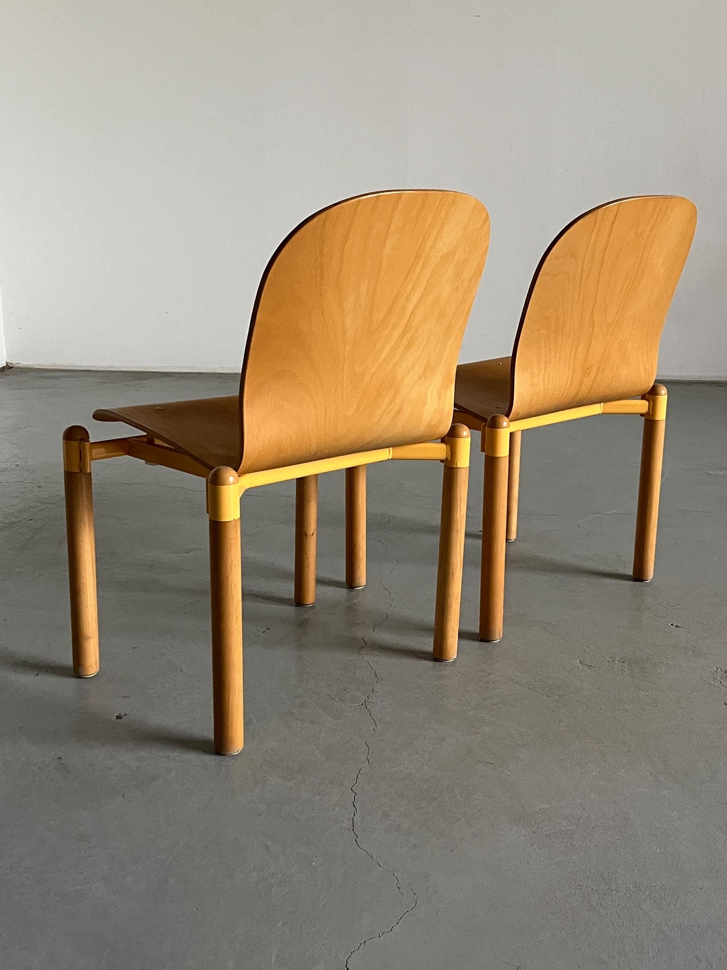 Set von 2 Mid-Century Modern stapelbare Bentwood-und-Metall-Esszimmerstühle von Braun Lockenhaus, 1990er Jahre Österreich