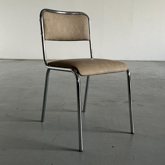 Vintage Bauhaus design chrome tubular steel and beige faux leather Italian modernist dining chair, 1980s