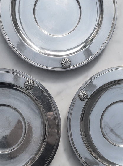 Silver-plated vintage plates: set of 4 vintage charm pieces