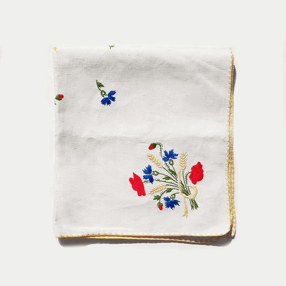 Small vintage tablecloth flowers made of cotton with embroidery