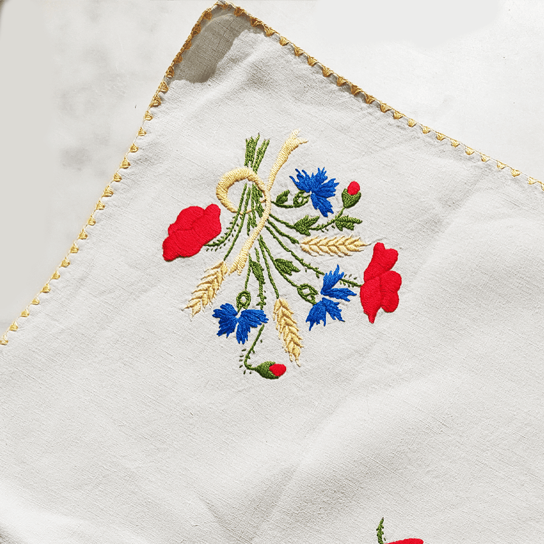 Small vintage tablecloth flowers made of cotton with embroidery