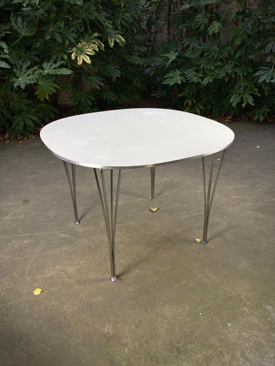 Table vintage Fritz Hansen table à manger B603 Supercirculaire