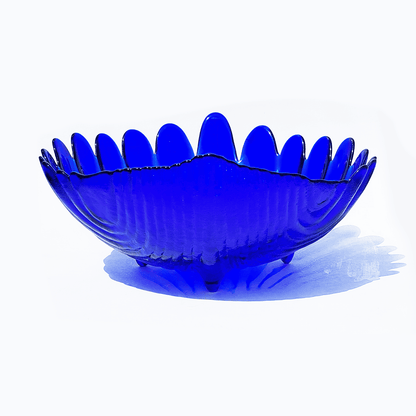 Shell Vintage Salad Bowl Glass: Elegant wavy cut