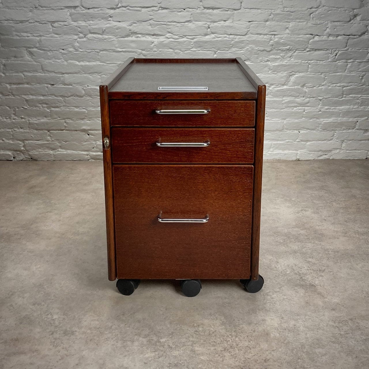 Bureau de direction signé IKEA par Tord Björklund | Classique du design modulaire | années 1980