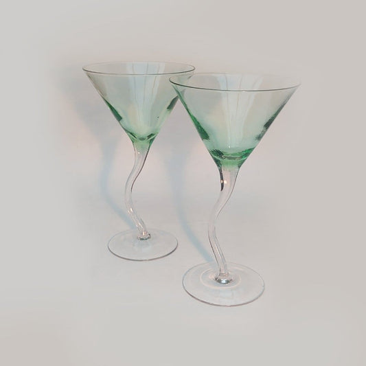 Green Zig-Zag Vintage Drinking Glasses: Elegance for Cocktails