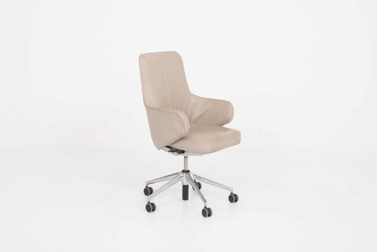 Antonio Citterio Grand Executive Lowback office chair from Vitra