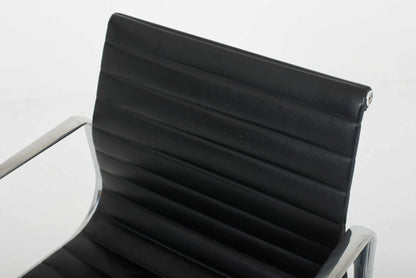 Chaise de bureau Eames EA 117 de Vitra en cuir noir et aluminium poli vintage