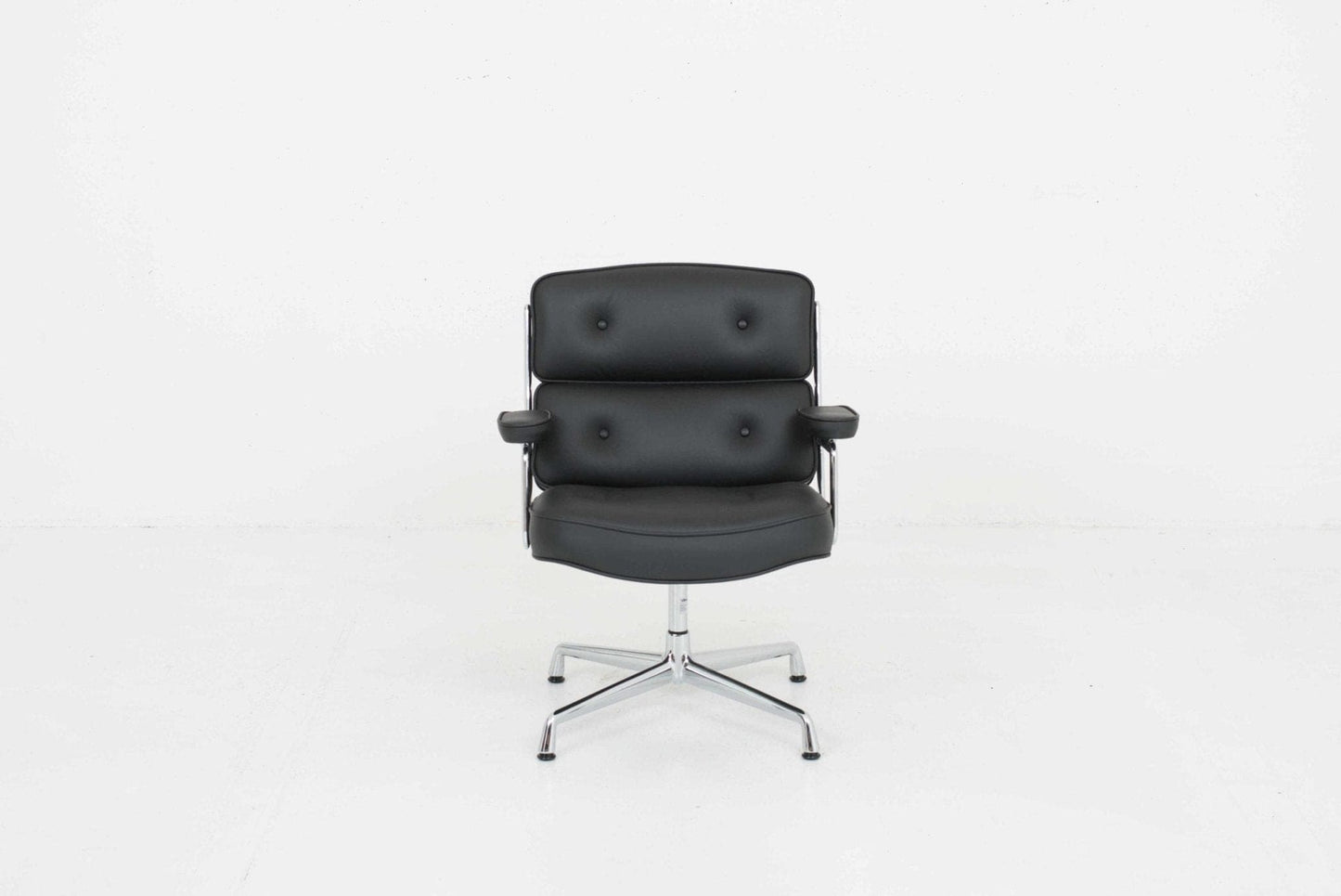 Charles and Ray Eames Lobby Chair ES 108 by Vitra Vintage