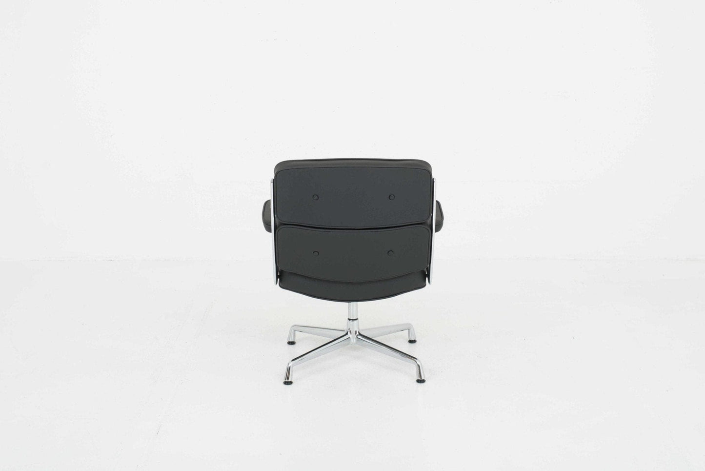 Charles and Ray Eames Lobby Chair ES 108 by Vitra Vintage