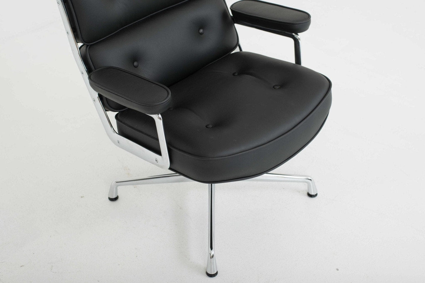 Charles und Ray Eames Lobby Chair ES 108 von Vitra Vintage