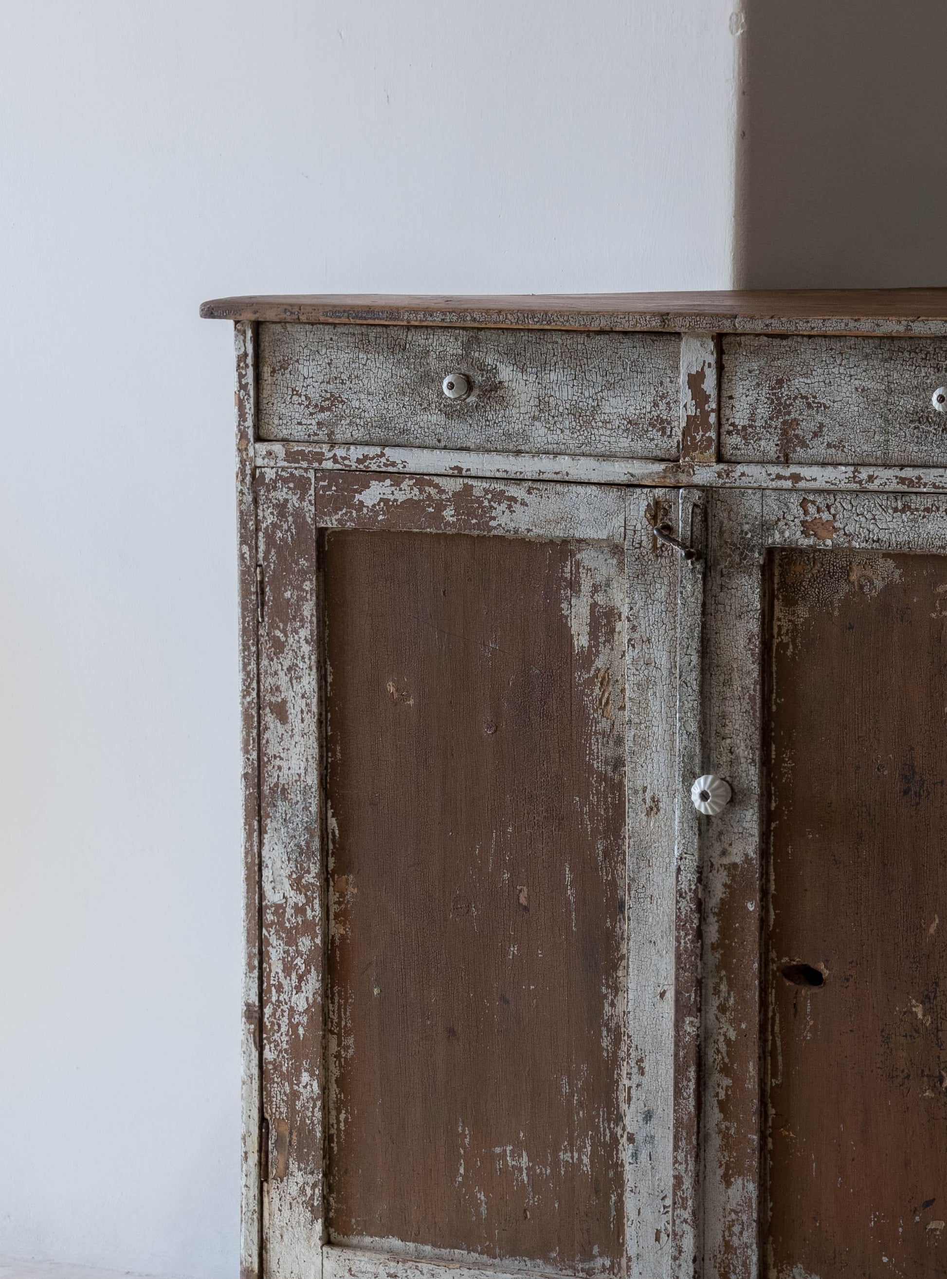 Distressed Eckschrank Vintage - 2nd home