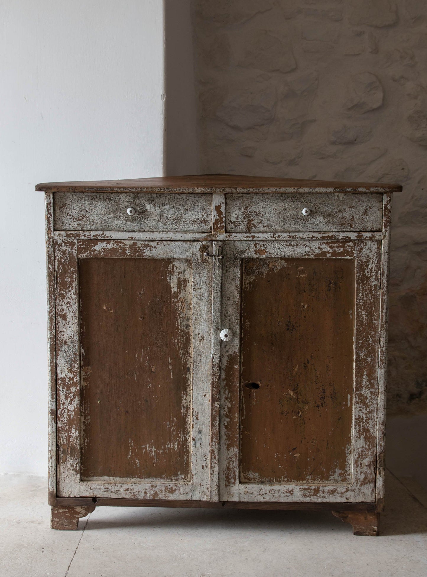 Distressed Eckschrank Vintage - 2nd home