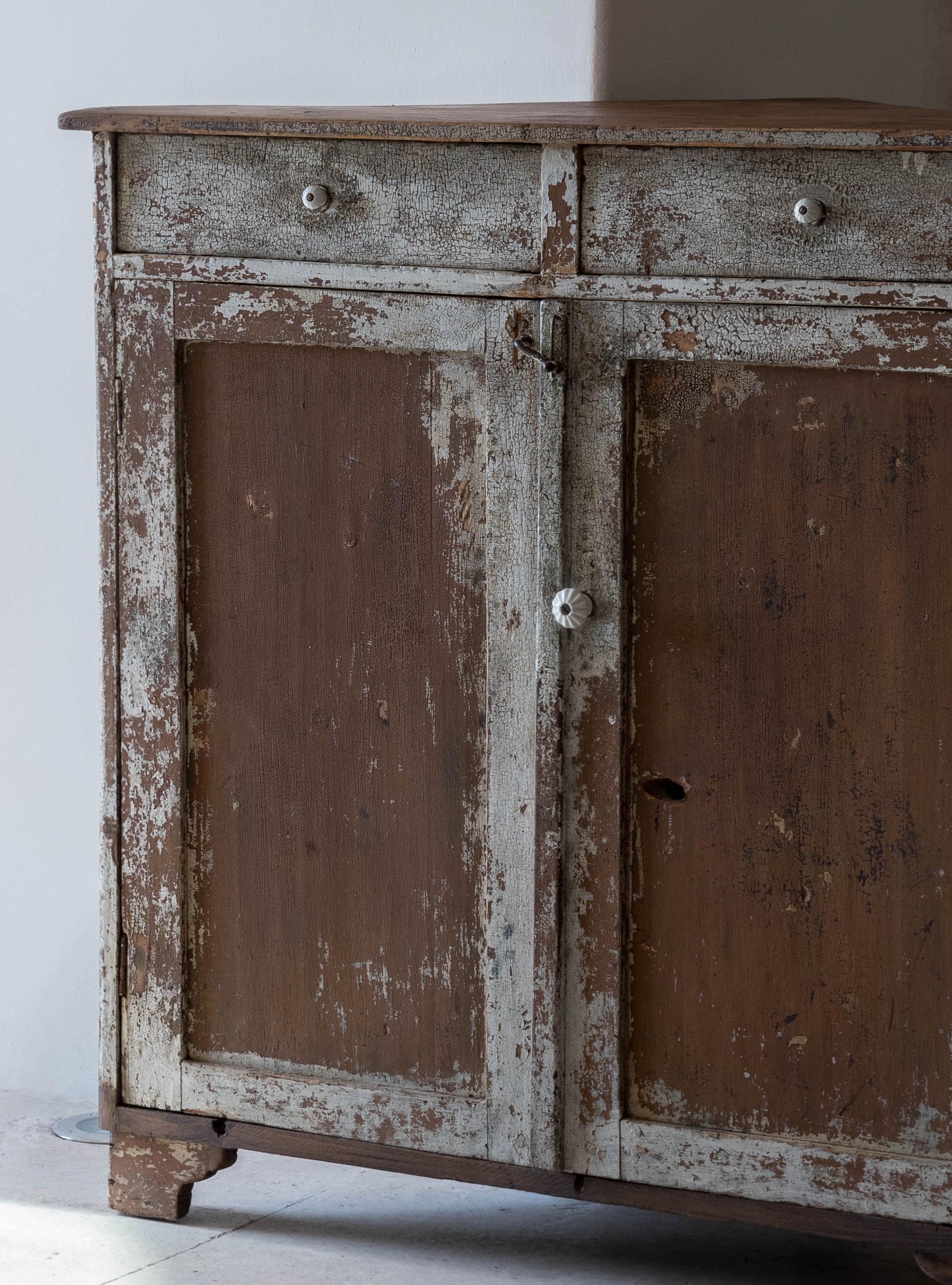 Distressed Eckschrank Vintage - 2nd home