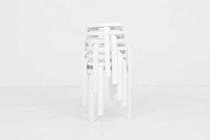 Alvar Aalto Hocker 60 von Artek in Weiss - 2nd home