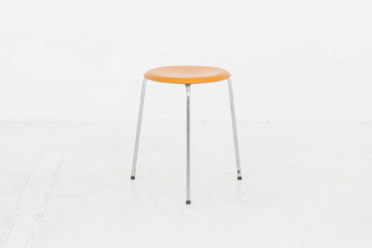 Arne Jacobsen Dot Hocker von Fritz Hansen - 2nd home