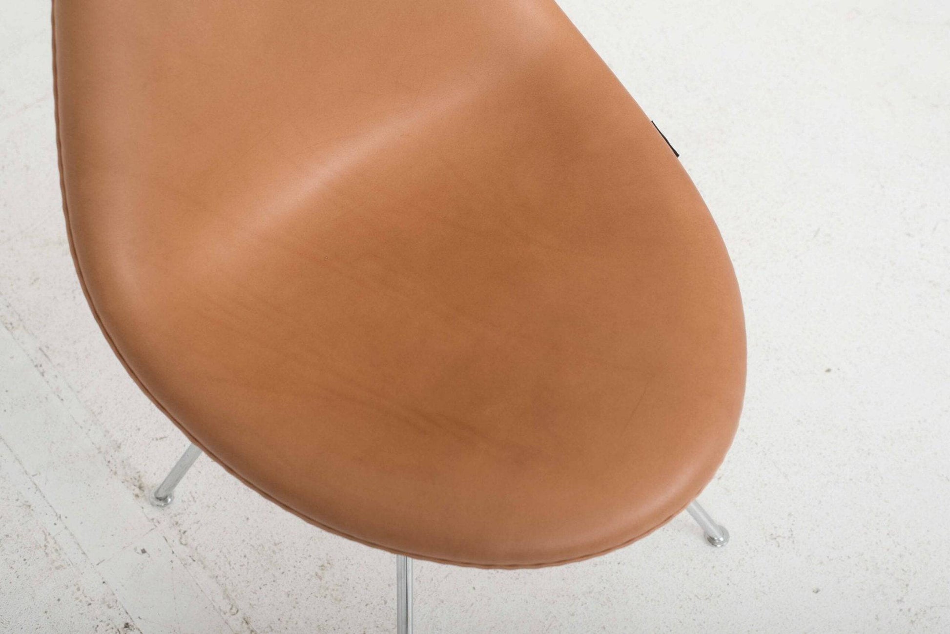 Arne Jacobsen Drop Stuhl von Fritz Hansen in Naturleder - 2nd home