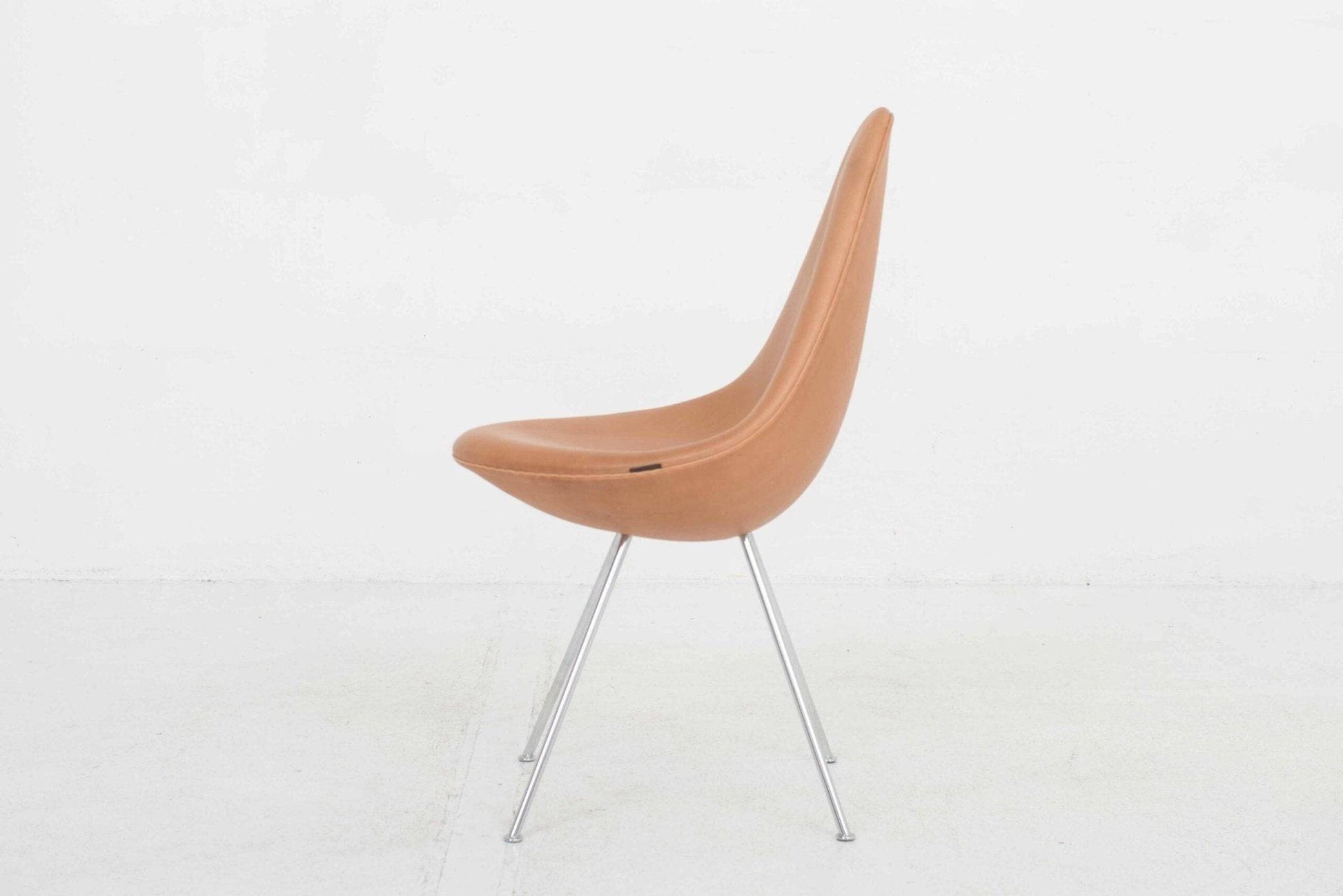 Arne Jacobsen Drop Stuhl von Fritz Hansen in Naturleder - 2nd home