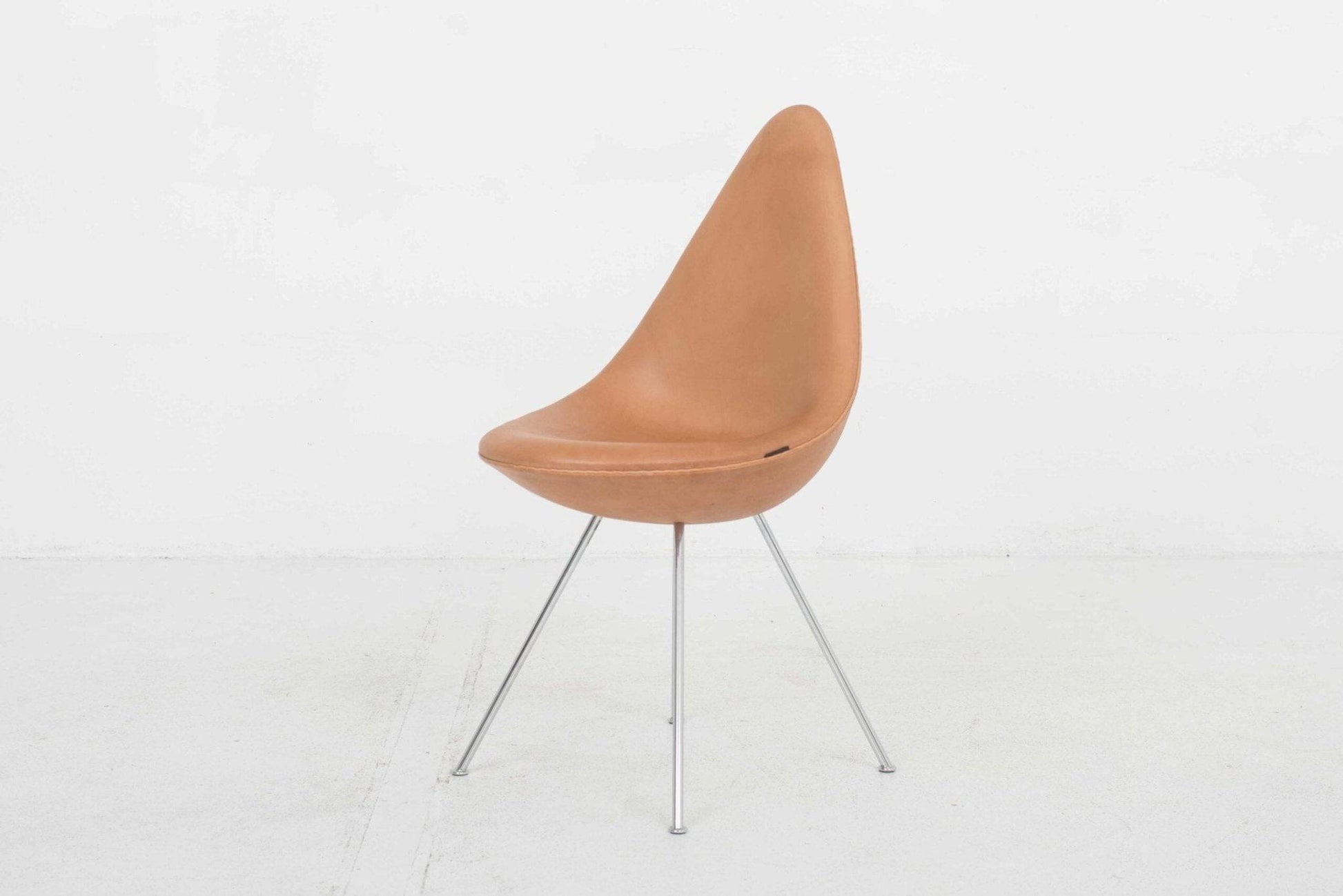 Arne Jacobsen Drop Stuhl von Fritz Hansen in Naturleder - 2nd home