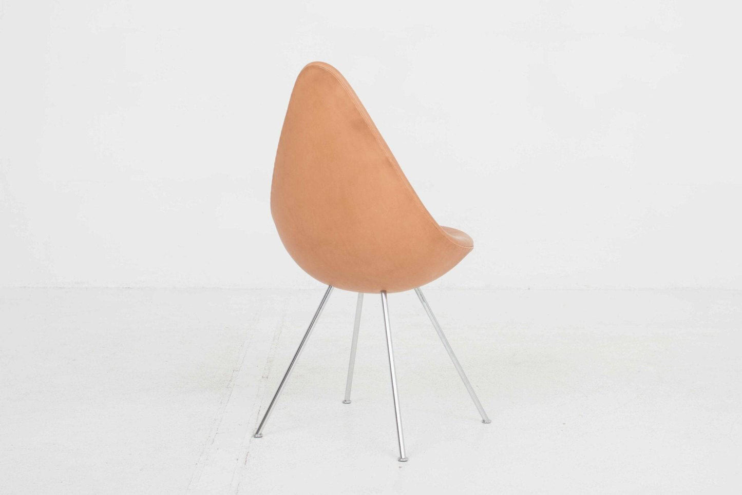 Arne Jacobsen Drop Stuhl von Fritz Hansen in Naturleder - 2nd home