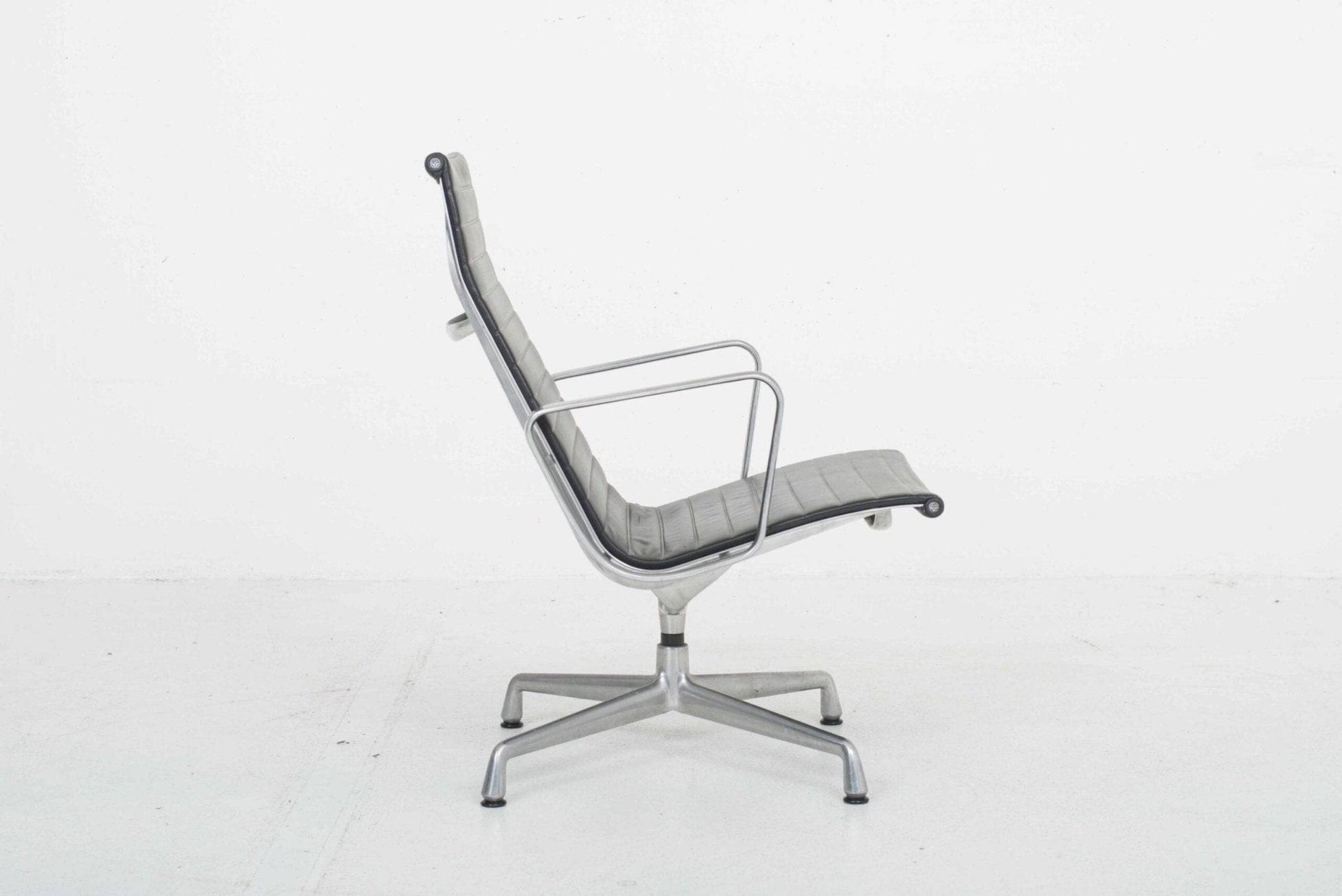 Charles & Ray Eames EA 115 Sessel von Vitra - 2nd home