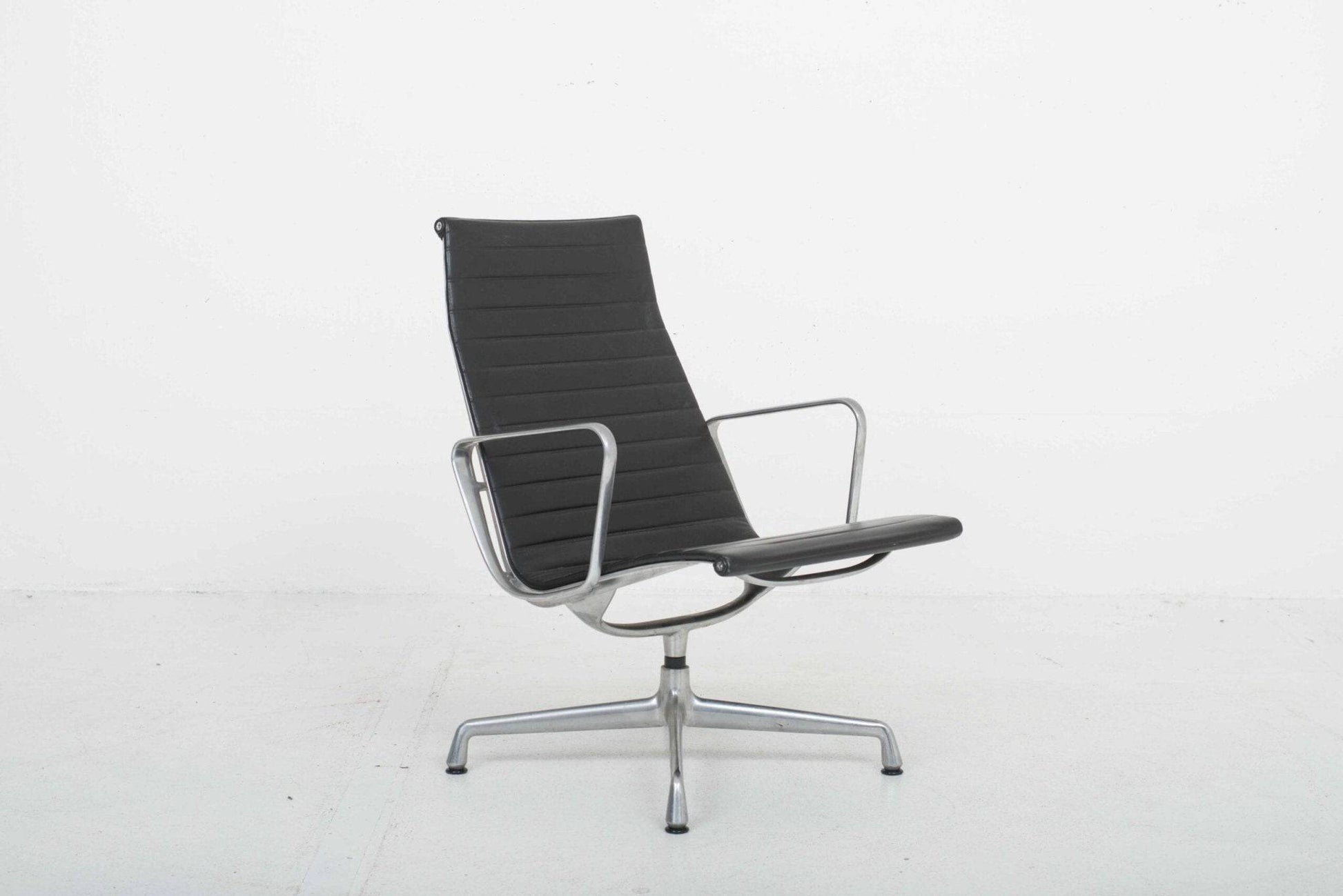 Charles & Ray Eames EA 115 Sessel von Vitra - 2nd home