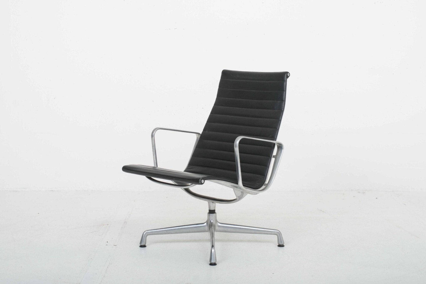 Charles & Ray Eames EA 115 Sessel von Vitra - 2nd home