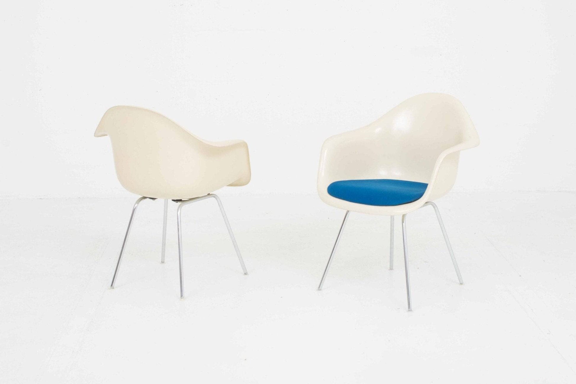 Charles & Ray Eames Fiberglas Armchair DAX von Vitra - 2nd home