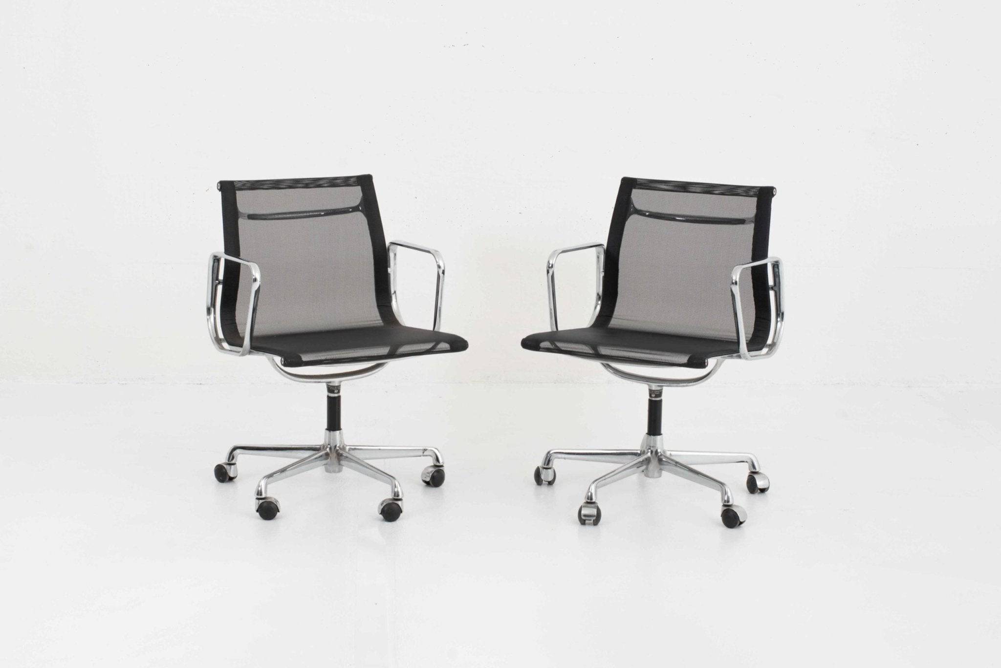 Eames ea108 deals office chair