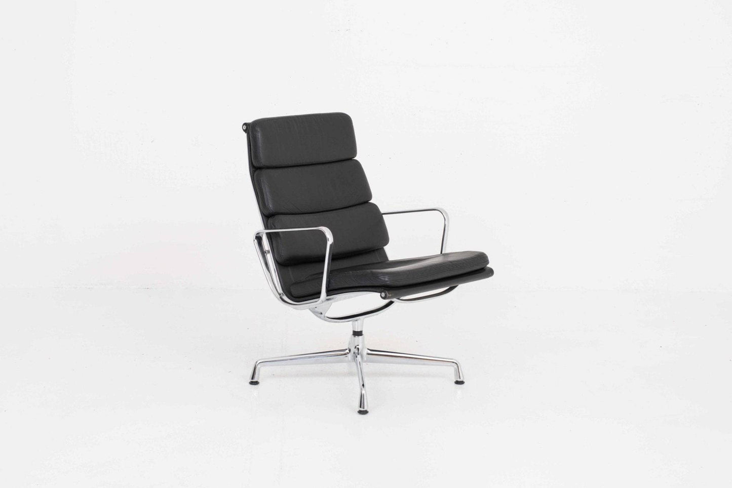 Eames EA 215 Soft Pad Chair von Vitra - 2nd home